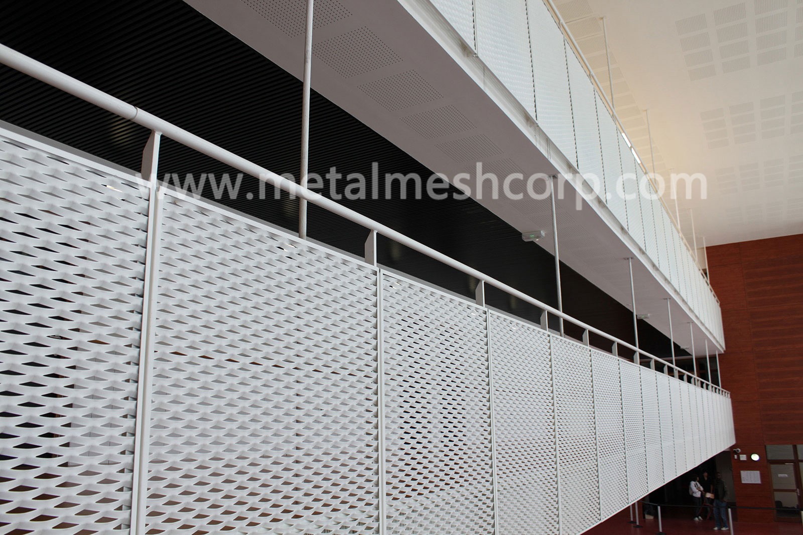 The Aluminum Expanded Metal Mesh curtain wall is the outer wall of the building.
