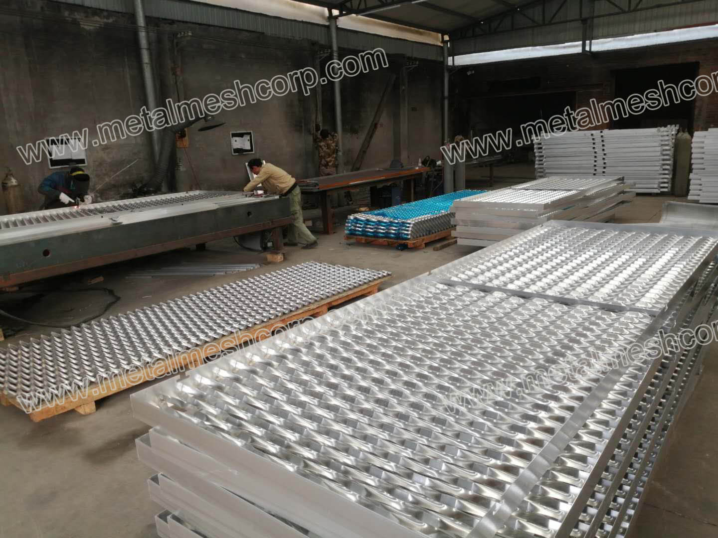 Aluminum Expanded Mesh Facade