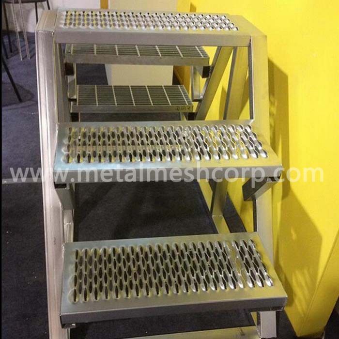 Diamond Safety Grating Stair Treads