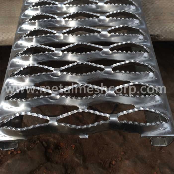 Crocodile Hole Safety Grating