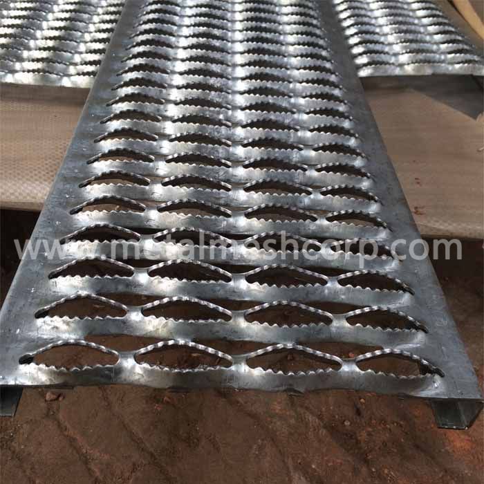 12 inch Width Grip Strut Perforated Grating