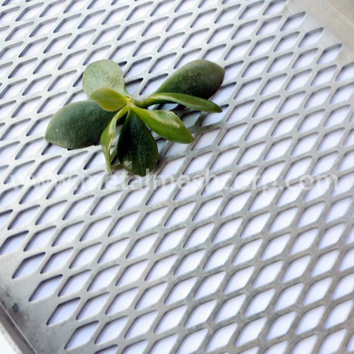 Diamond Hole Perforated Metal Sheet
